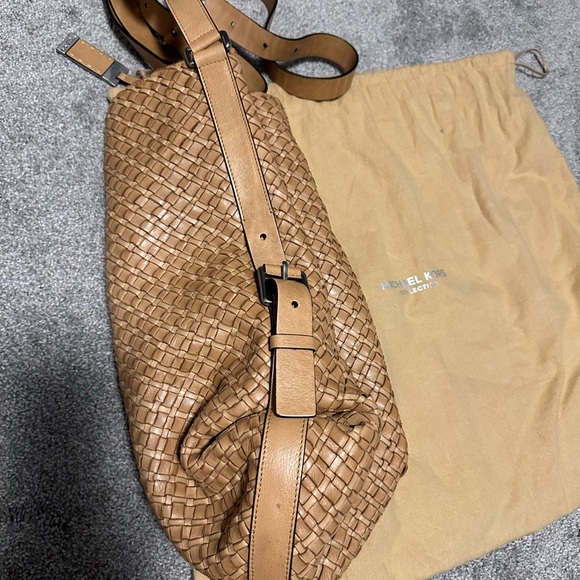 Michael Kors Extra Large Hand Woven Leather Shoulder Bag - Picture 7 of 14